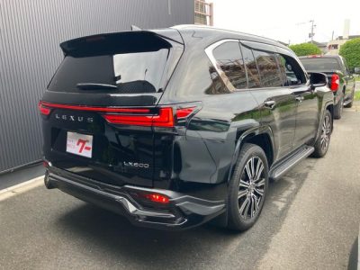 2022 LEXUS LX600