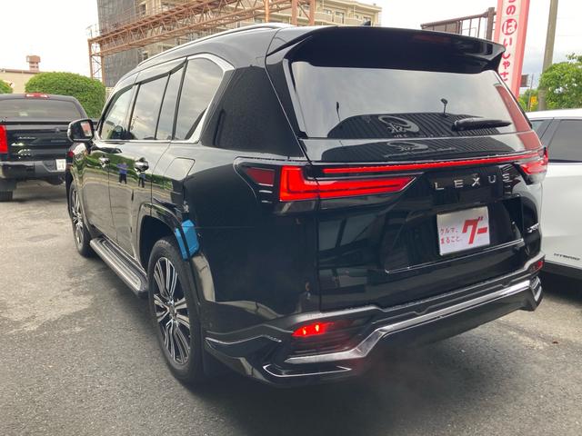 2022 LEXUS LX600