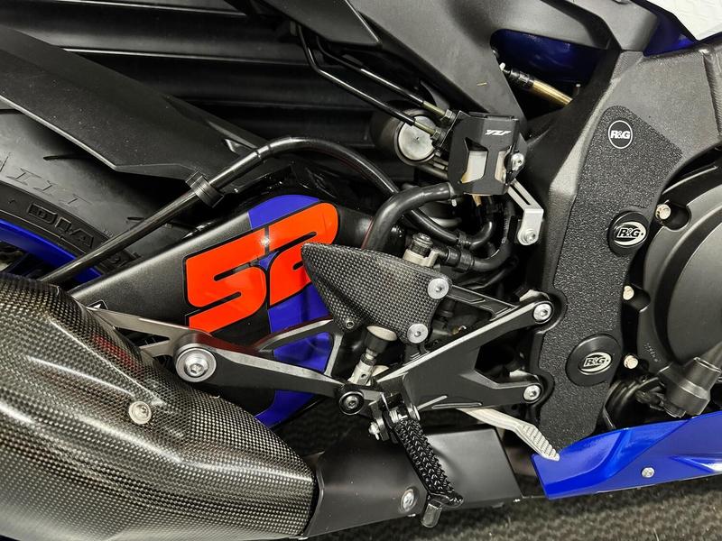 2019 YAMAHA R1