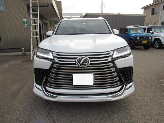 2023 LEXUS LX600