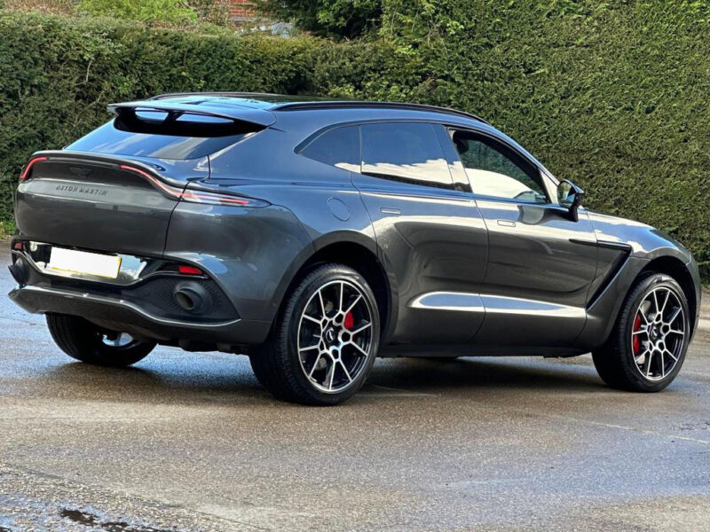 2020 ASTON MARTIN DBX 4.0 V8