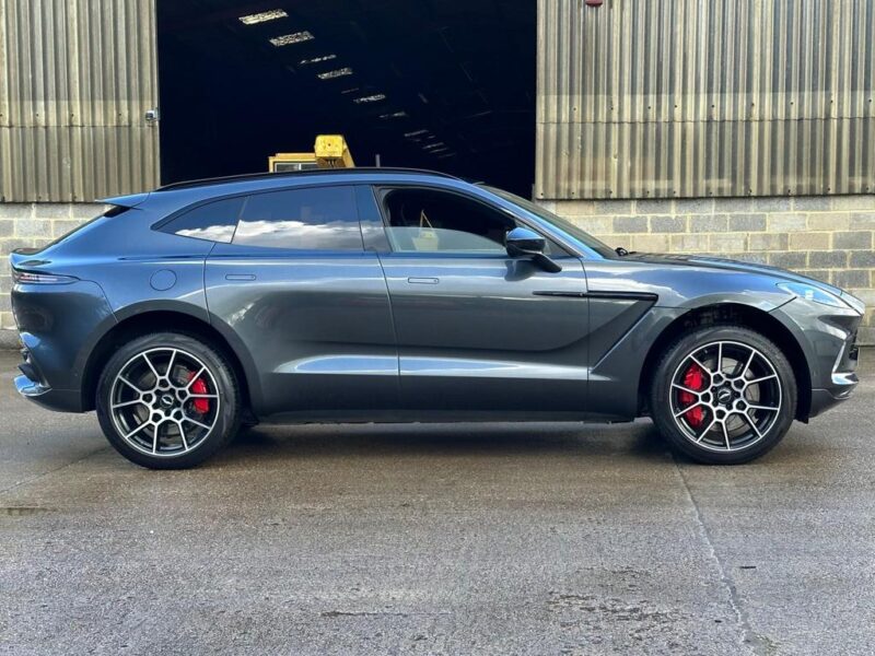 2020 ASTON MARTIN DBX 4.0 V8