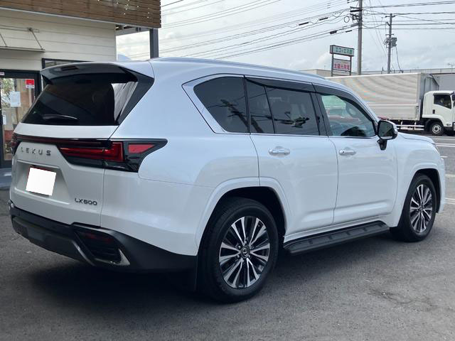 2023 LEXUS LX600