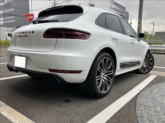 2018 PORSCHE MACAN TURBO PERFORMANCE