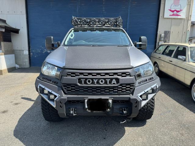 2019 TOYOTA HILUX X