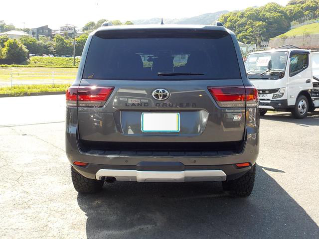 2023 Toyota Land Cruiser GR Sport - FJA300W
