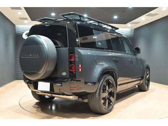 2022 Land Rover Defender 110X-Dynamic SE D300