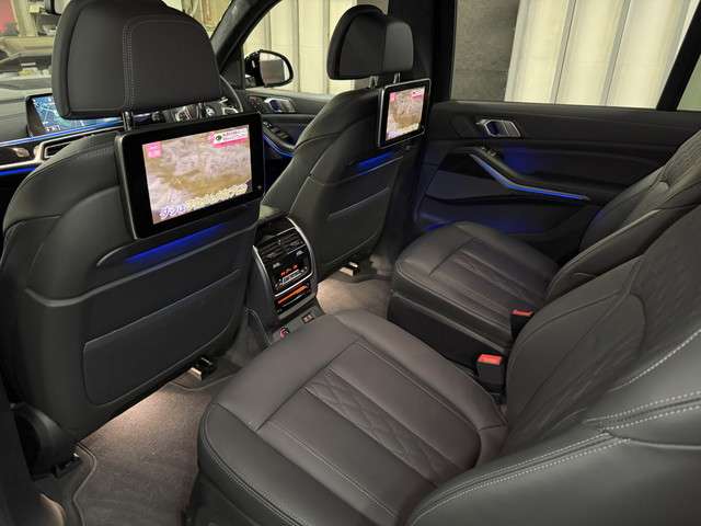 2022 BMW X7 M50i
