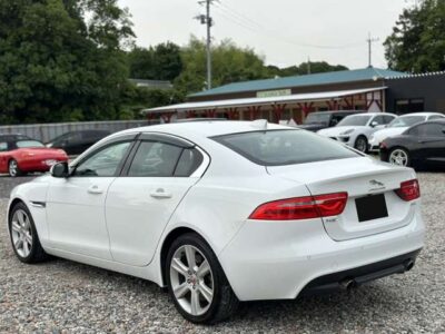 2018 Jaguar XE 20t Prestige