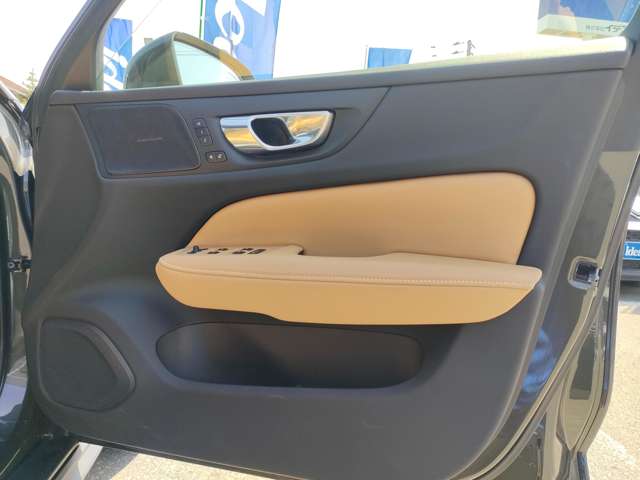 2020 Volvo V60 Cross Country T5 AWD Pro