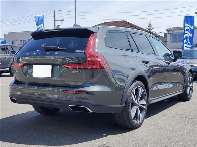 2020 Volvo V60 Cross Country T5 AWD Pro