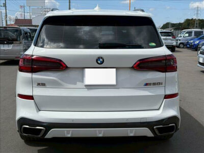 2020 BMW X5 M50i