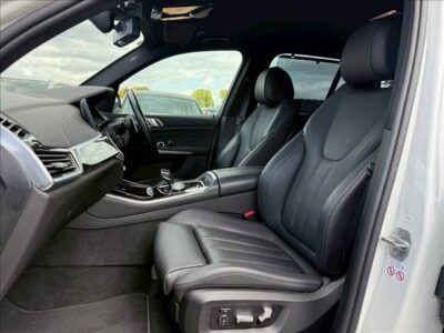 2020 BMW X5 M50i