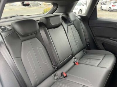 2022 AUDi Q4 e-tron 40 Advance