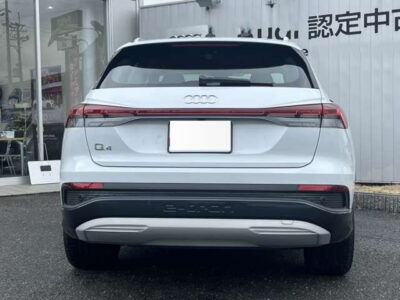 2022 AUDi Q4 e-tron 40 Advance