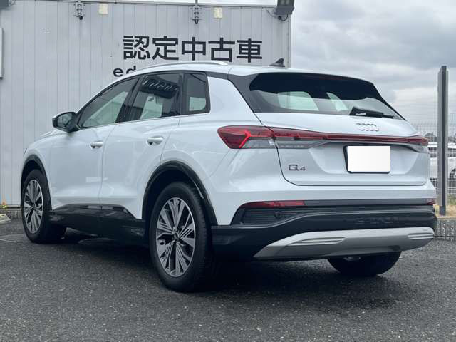 2022 AUDi Q4 e-tron 40 Advance