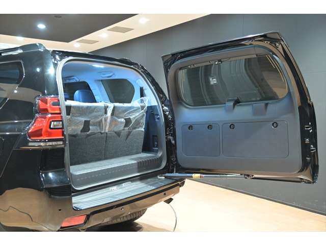 2022 Toyota Land Cruiser Prado TX-L Matt Black Edition