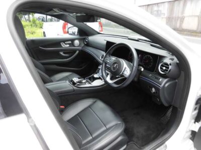 2019 MERCEDES BENZ E200 AVANTGARDE AMG LINE
