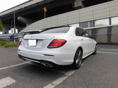2019 MERCEDES BENZ E200 AVANTGARDE AMG LINE