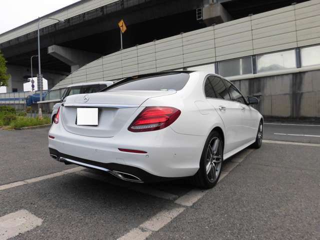 2019 MERCEDES BENZ E200 AVANTGARDE AMG LINE