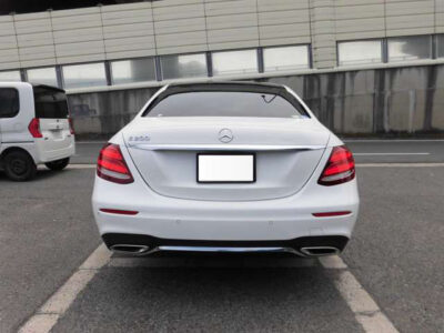 2019 MERCEDES BENZ E200 AVANTGARDE AMG LINE