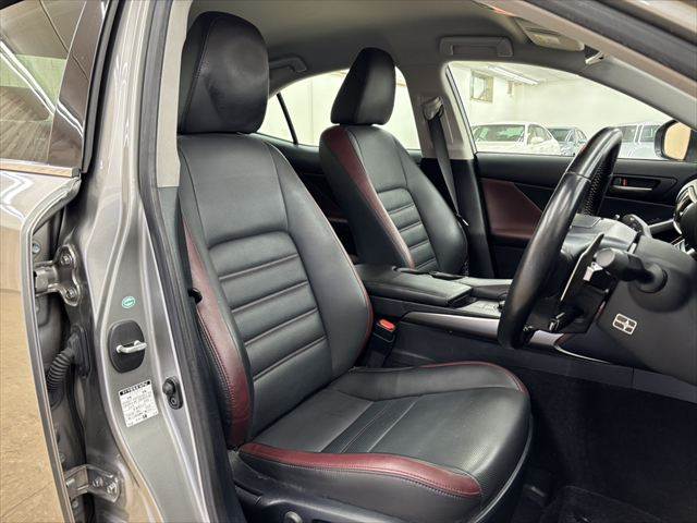 2018 LEXUS IS300 Version L