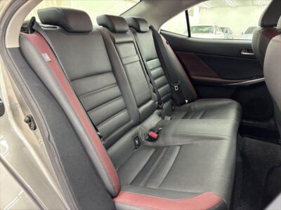 2018 LEXUS IS300 Version L