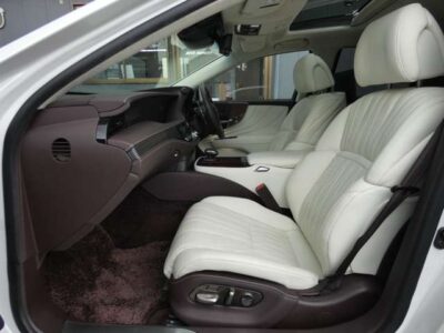 2018 LEXUS LS500h Executive