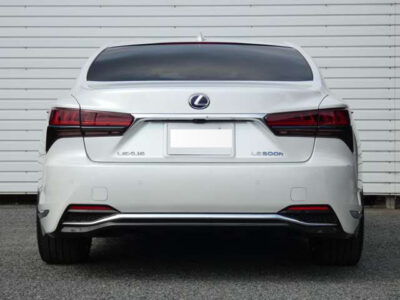 2018 LEXUS LS500h Executive