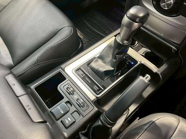 2018 Toyota Land Cruiser Prado TZ-G