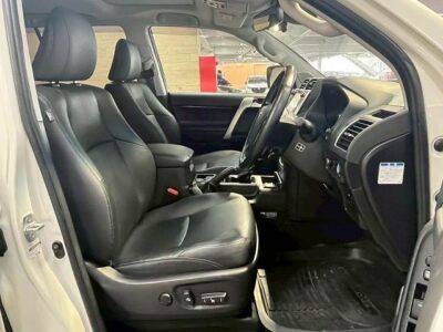 2018 Toyota Land Cruiser Prado TZ-G