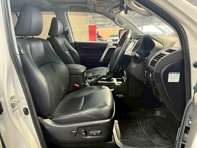 2018 Toyota Land Cruiser Prado TZ-G