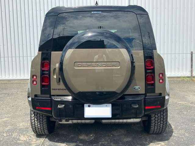 2023 Land Rover Defender 110X-Dynamic SE D300