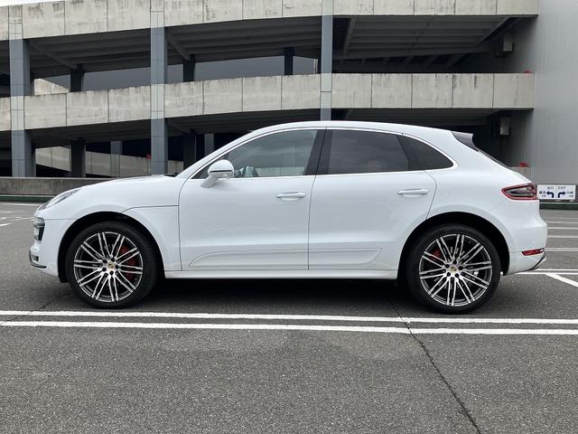 2018 Porsche Macan Turbo