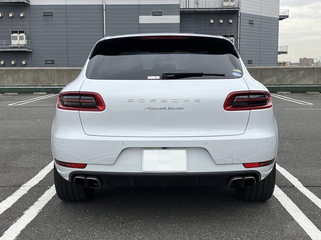2018 Porsche Macan Turbo