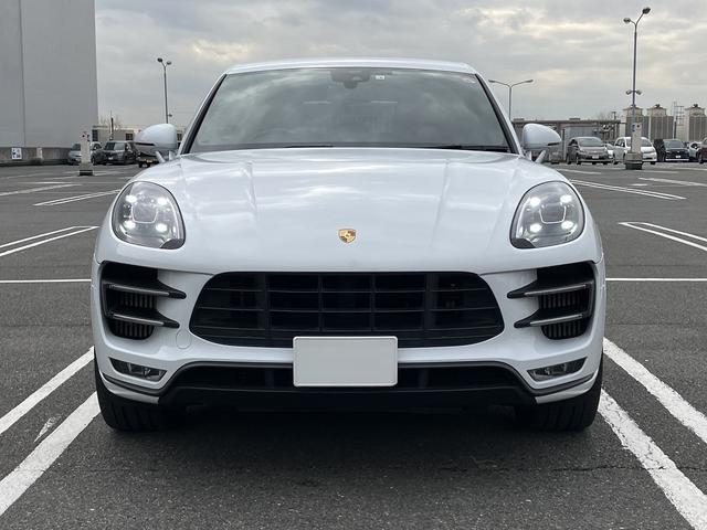 2018 Porsche Macan Turbo