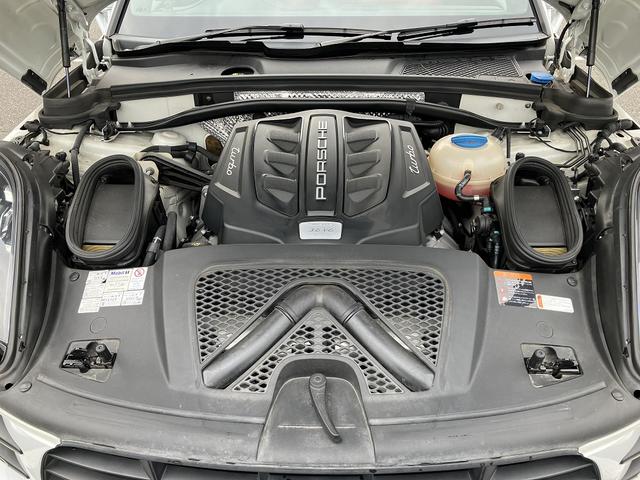 2018 Porsche Macan Turbo