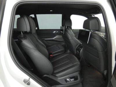 2020 BMW X7 M50i