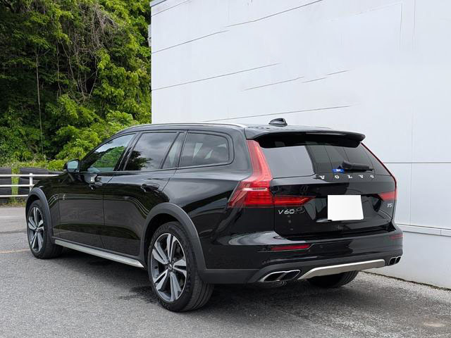 2019 VOLVO V60 CROSS COUNTRY T5 AWD PRO