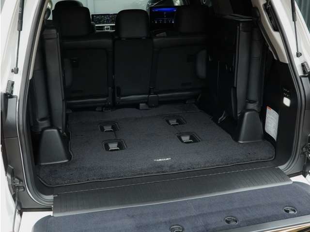 2018 LEXUS LX570