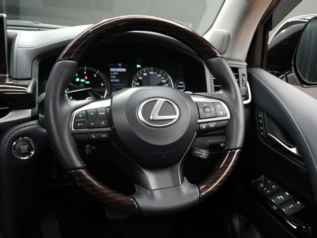 2018 LEXUS LX570