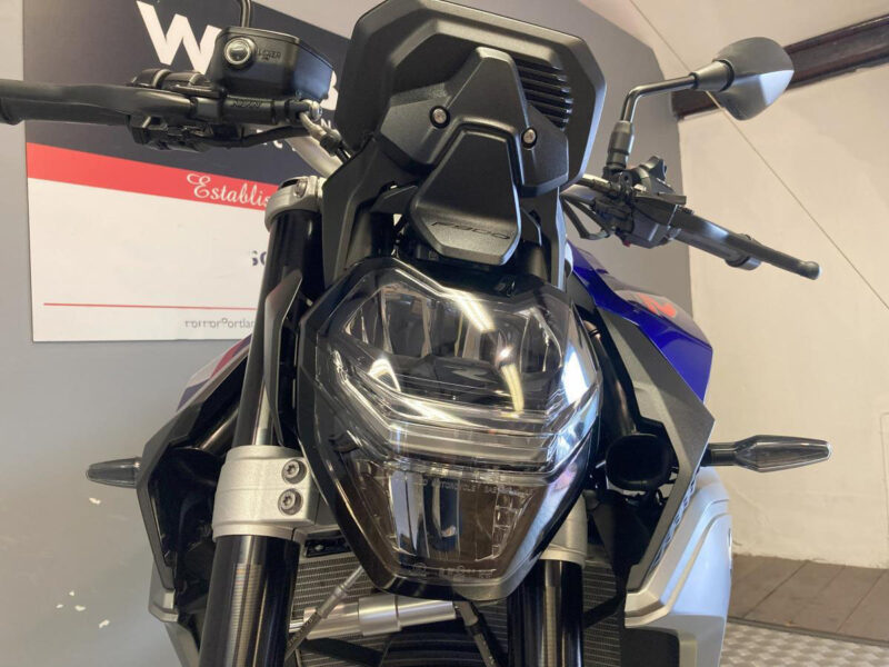 2021 BMW F900 R SE