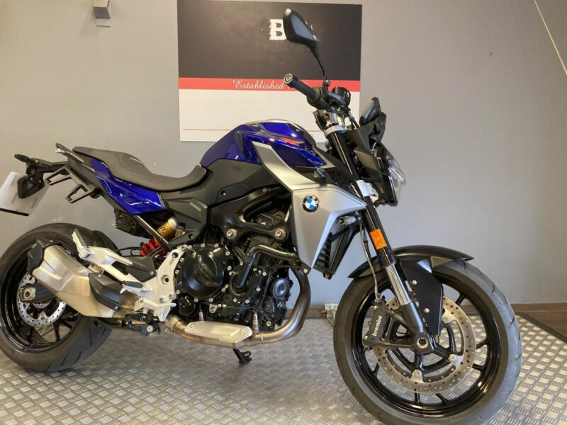 2021 BMW F900 R SE