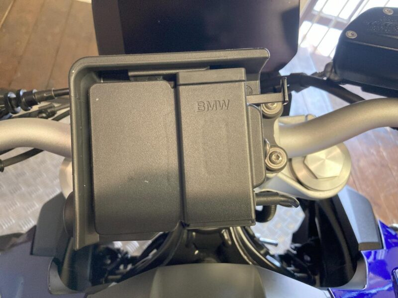 2021 BMW F900 R SE