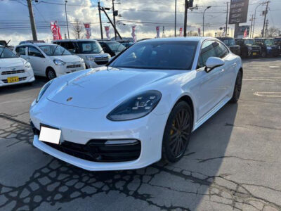 2018 Porsche Panamera 4