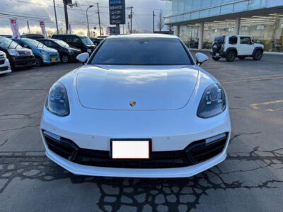 2018 Porsche Panamera 4