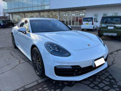 2018 Porsche Panamera 4