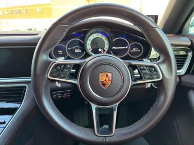 2018 Porsche Panamera 4