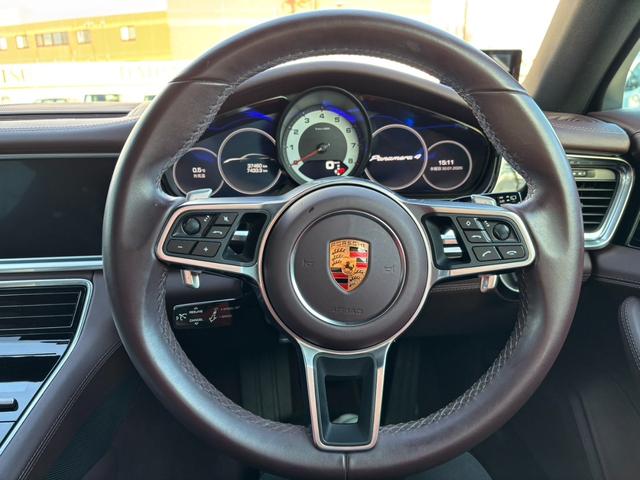2018 Porsche Panamera 4