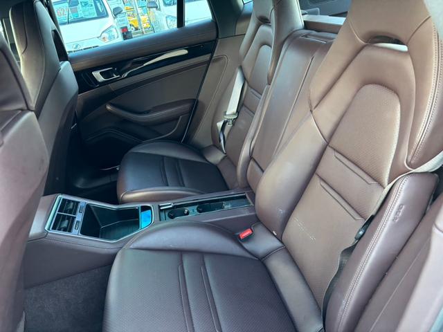2018 Porsche Panamera 4